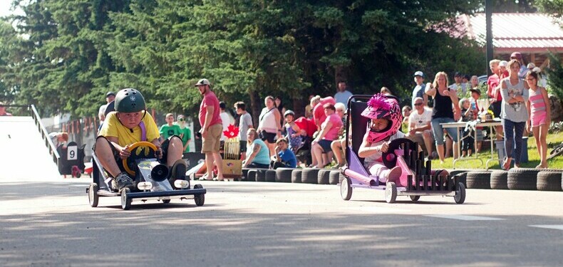 FETE AU VILLAGE